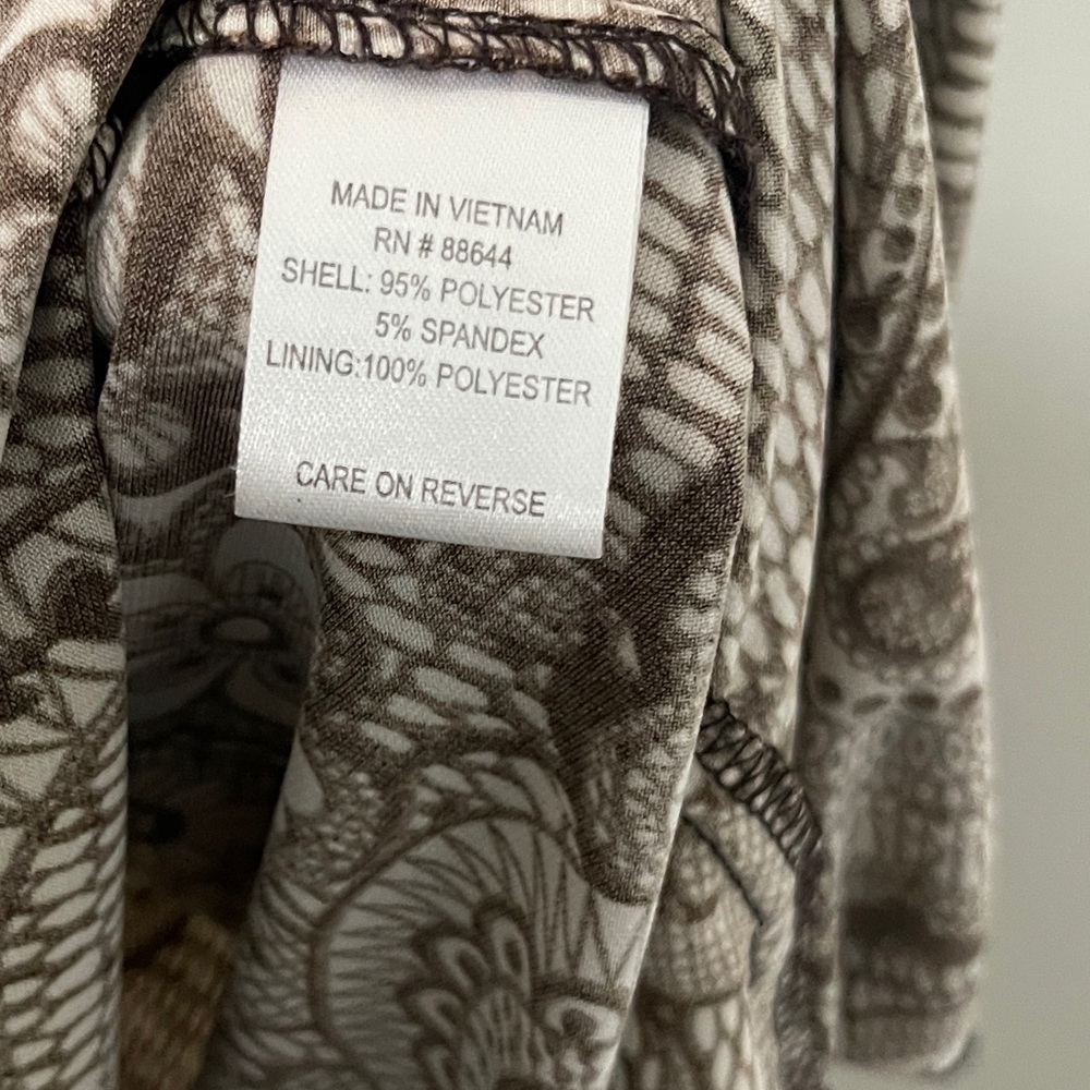 Glamour Womens Dress Size 18W Brown Cream Printed V-neck Knee Length Dress - Picture 8 of 15